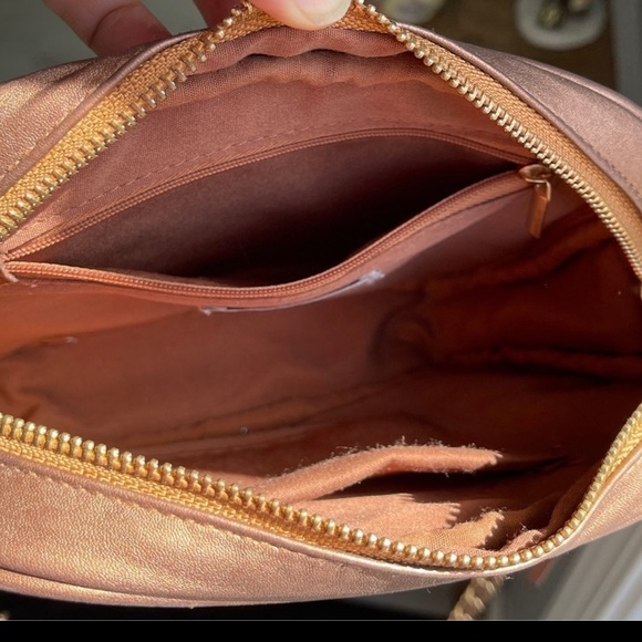 Purse Charlotte Russe Gold chain crossbody - Picture 5 of 6